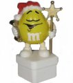 Yellow als Weihnachtssänger mit Stern