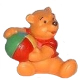 Winnie Pooh mit Ball 1 - Bully - zum Schließen ins Bild klicken