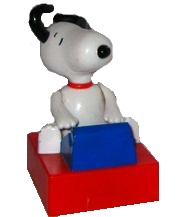 BK - Snoopy mit Schreibmaschiene - zum Schließen ins Bild klicken