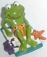 1995 Frosch mit Krabbe und Seestern - zum Schließen ins Bild klicken