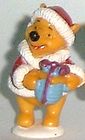 Winnie the Pooh - Weihnachten - Pooh mit Geschenk - zum Schließen ins Bild klicken