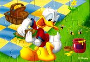RK - Mickey Mouse 2004 - Picknick - Puzzle u.r. - zum Schließen ins Bild klicken
