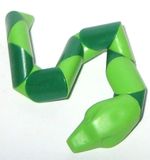 K91 Bunte Schlangen - Kopf breit grün - zum Schließen ins Bild klicken