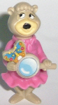 1996 Yogi Bear 2 - Cindy mit Lupe - zum Schließen ins Bild klicken